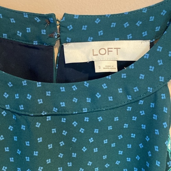 LOFT Women's Teal and Blue Patterned Top - Picture 2 of 5